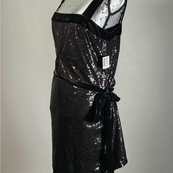 NWT BAR III SEQUINED SQUARE NECK COCKTAIL AND PARTY DRESS - M - Picture 11 of 11